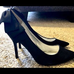 Nina Black Bow Heels/Pumps